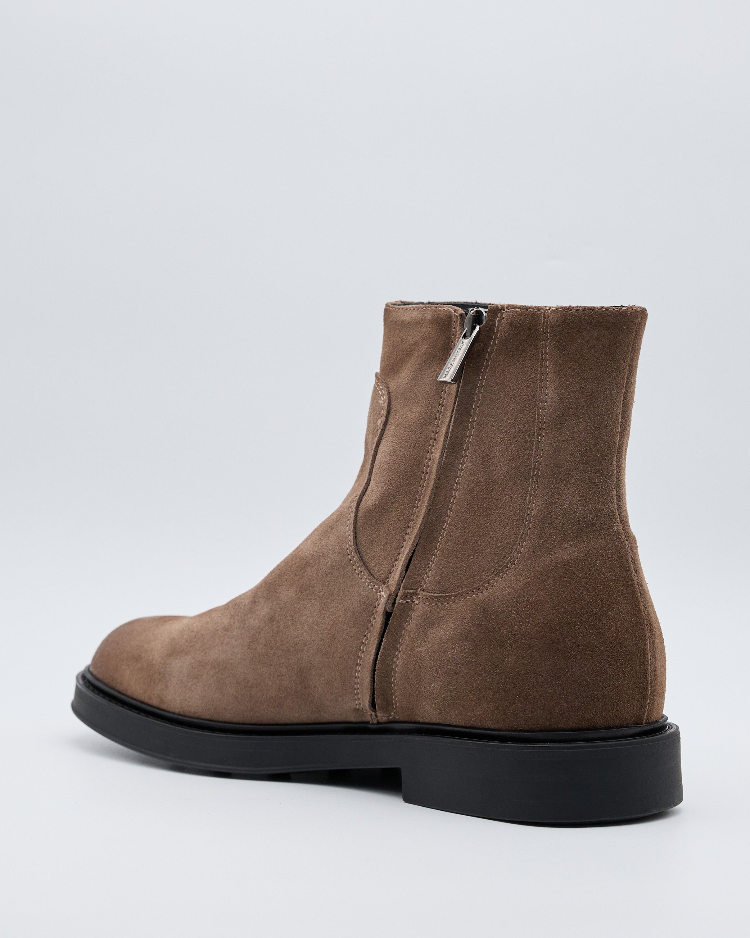 Stivaletto in Camoscio Taupe con Zip Laterale