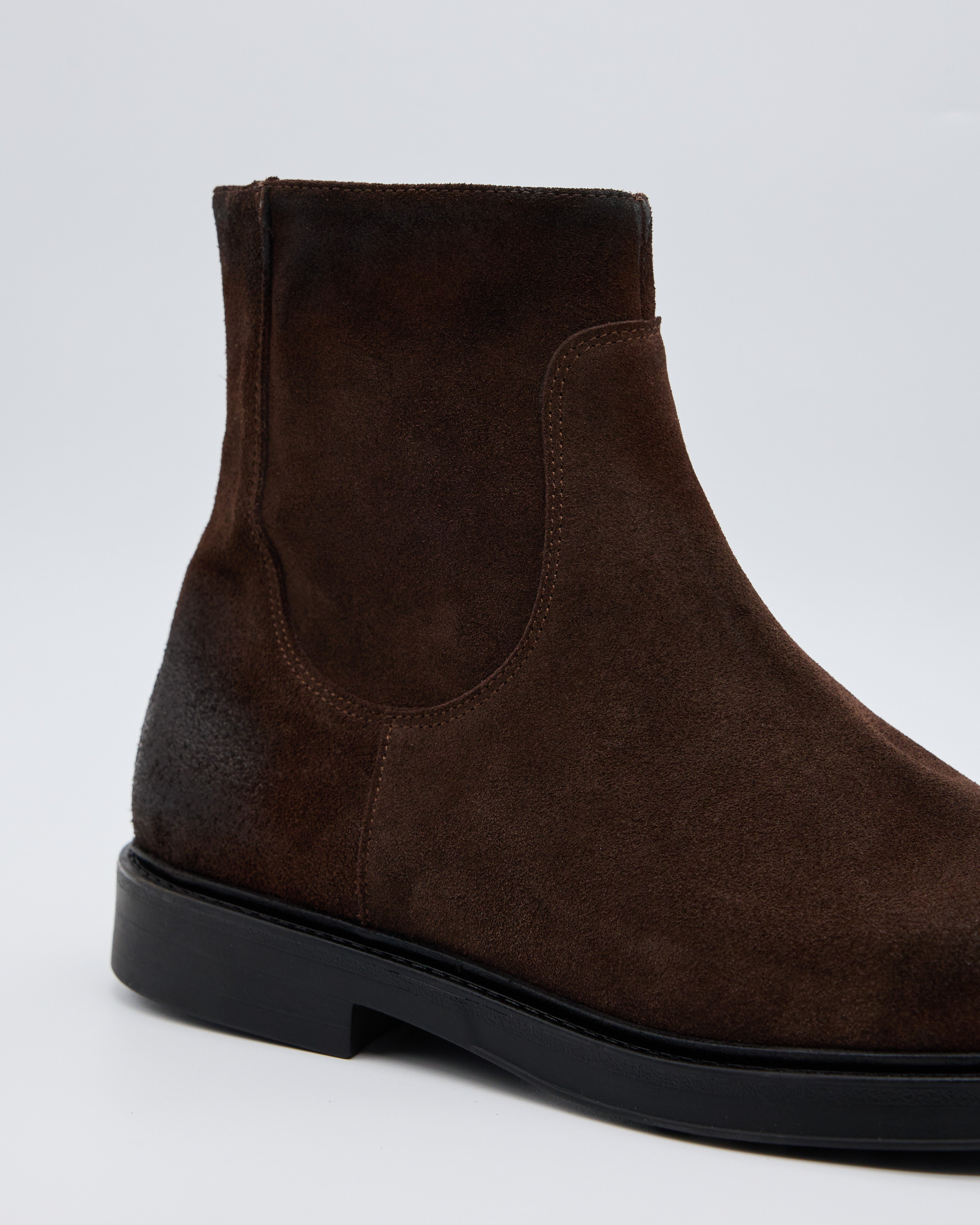 Stivaletto in Camoscio Marrone con Zip Laterale