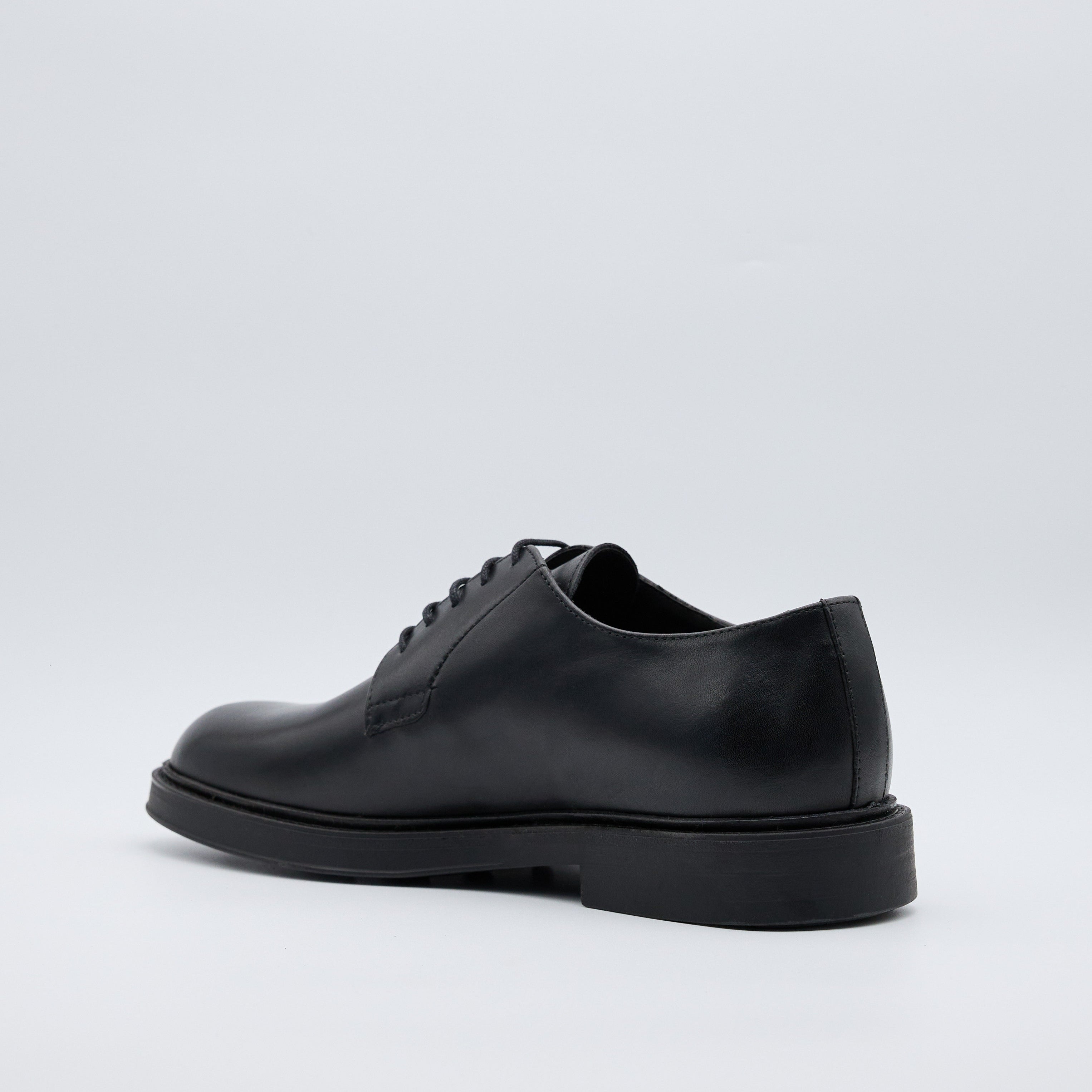 Derby in Pelle Nera Liscia