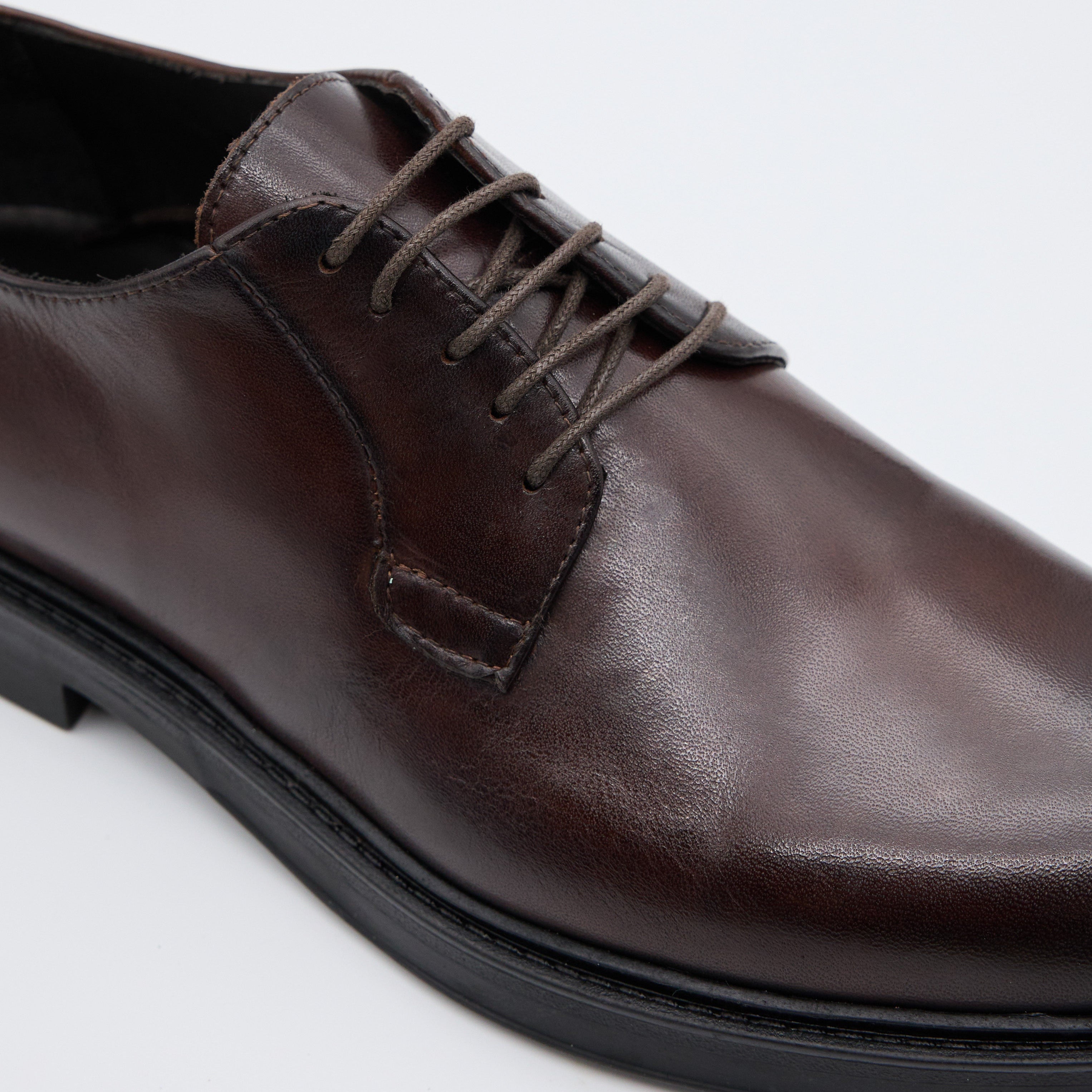 Derby in Pelle Marrone Liscia