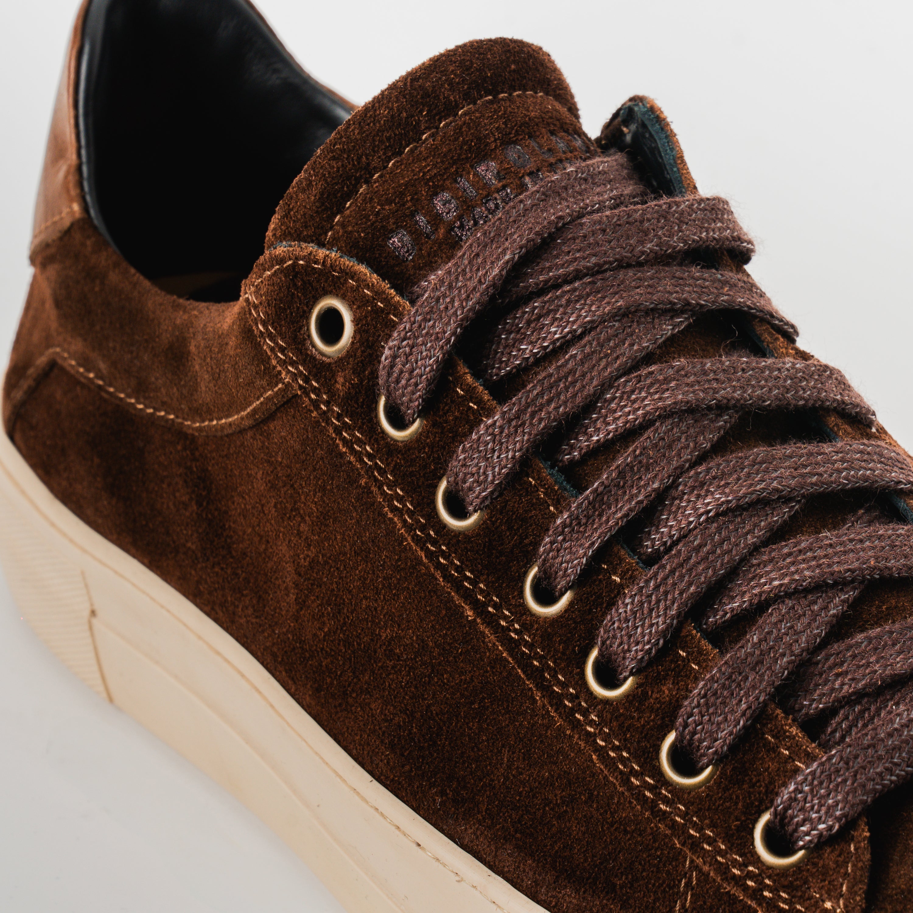 LONDON CAMOSCIO T. MORO